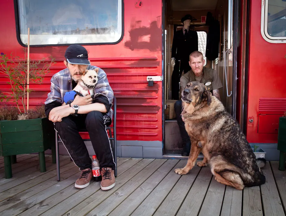 Ricky og Frank med hundene Bertram og Blondie