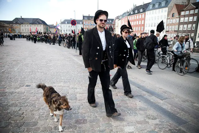 1. maj 2013: Faner er røde, Helle er ... (15/31)