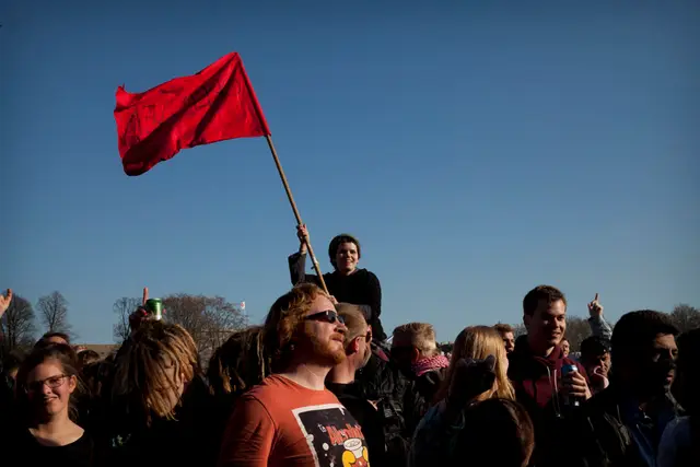 1. maj 2013: Faner er røde, Helle er ... (31/31)