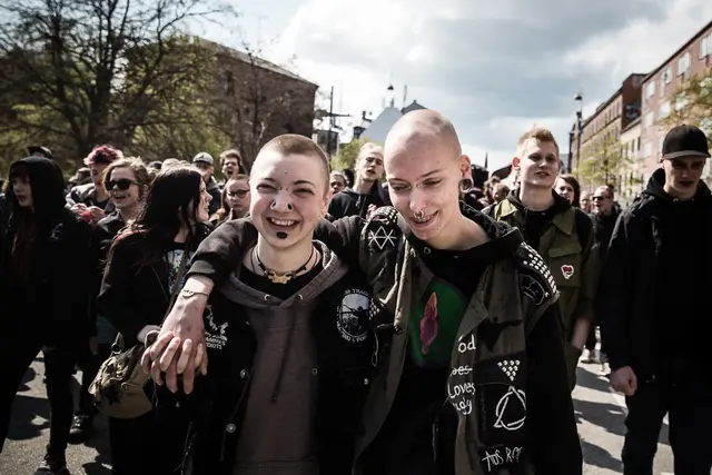 Forår, fest og 1. maj (8/17)