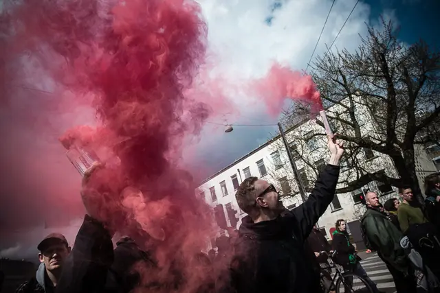 Forår, fest og 1. maj (10/17)