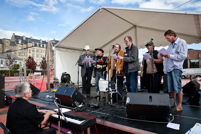 Gadefest mod vold, trusler og bøller (1/14)