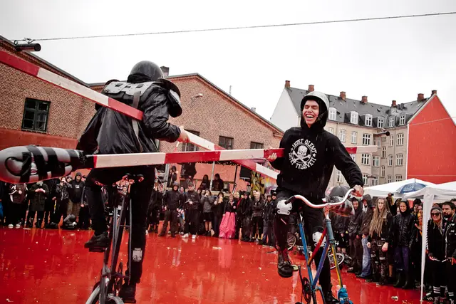 Glade punks fik cykelkrig og veganske hotdogs (20/22)