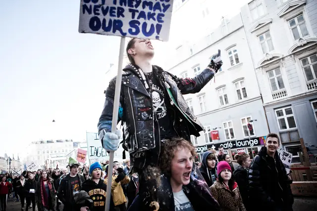 Højt humør under SU-protester (4/25)