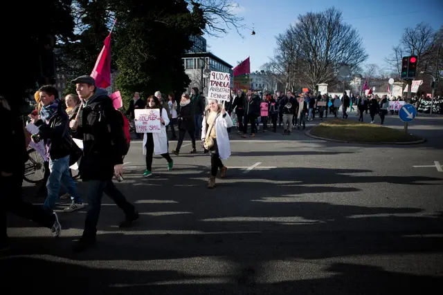 Højt humør under SU-protester (5/25)