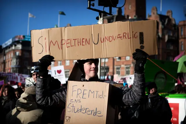 Højt humør under SU-protester (6/25)