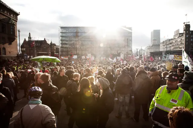 Højt humør under SU-protester (8/25)