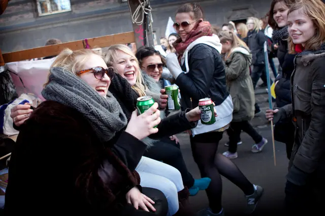 Højt humør under SU-protester (10/25)