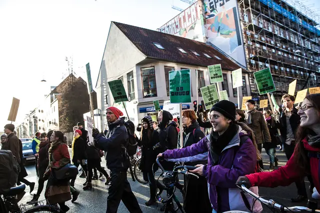 Mangfoldig klimamarch i København (15/23)