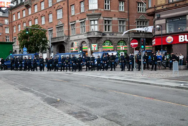 Moskemodstandere møder modstand (3/22)