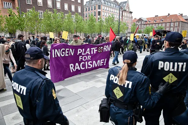 Moskemodstandere møder modstand (4/22)