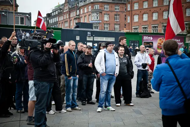 Moskemodstandere møder modstand (12/22)