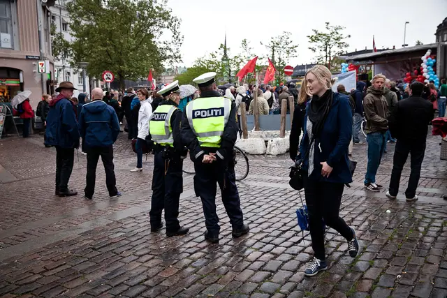 Moskemodstandere møder modstand (21/22)