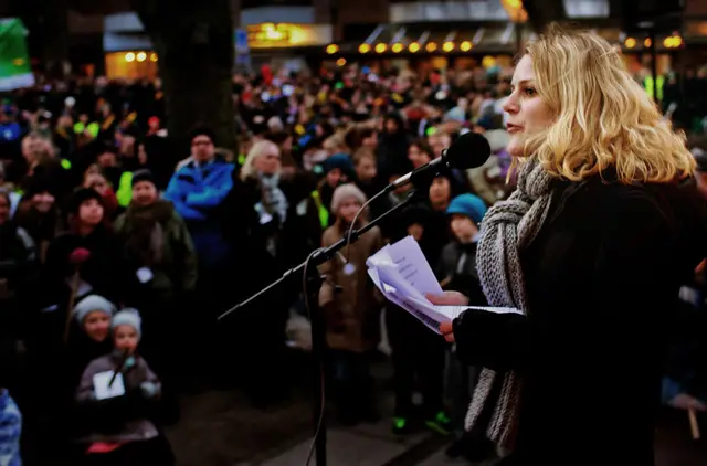 Johanne Schmidt-Nielsen holdt tale