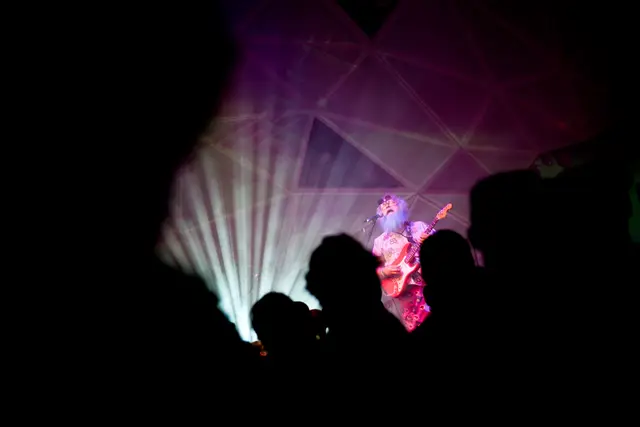 R. Stevie Moore, ”the godfather of home recording”, spiller til stor begejstring på miniscenen Gloria