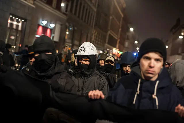 Stop politivold (2/11)