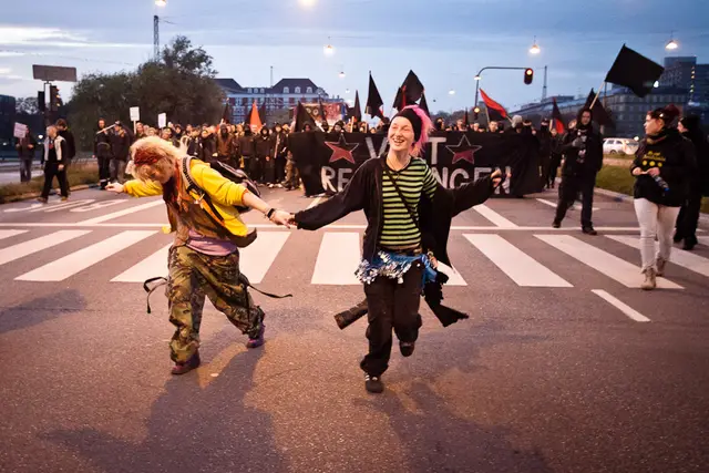 Vælt regeringen (8/17)